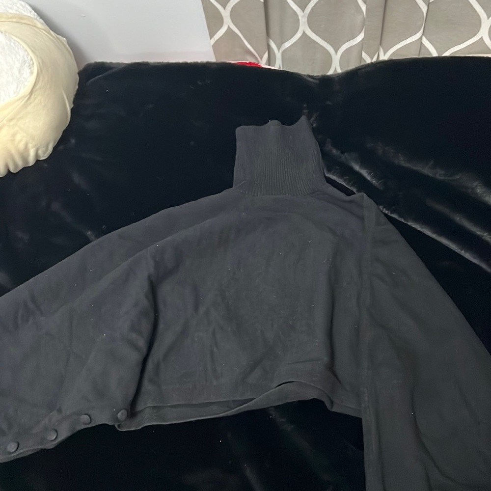 Forever 21 turtle neck cropped sweater